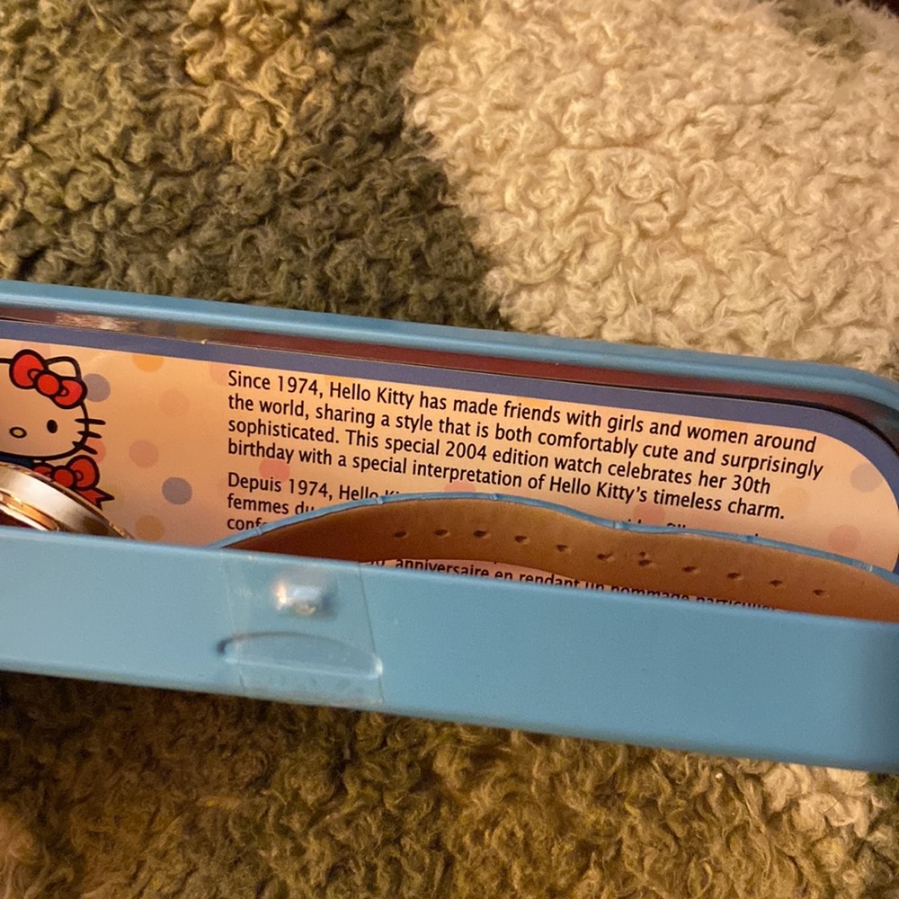 Hello Kitty Commemorative Watch - Picture 11 of 12